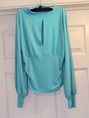 Mint Green Elegant Long-Sleeve Keyhole Women’s Top